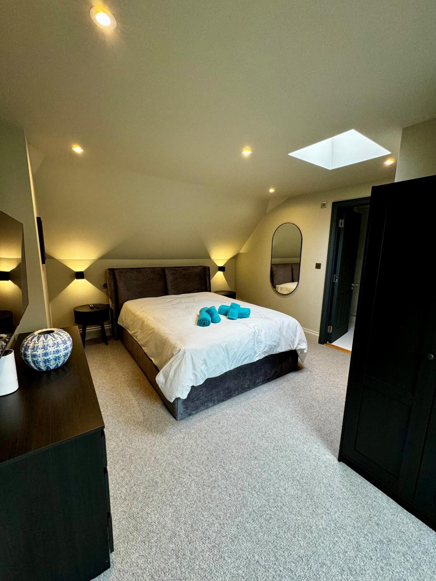 Appartement Romeo'S Arch High End Luxury In Centre Of Stratford With Parking Extérieur photo